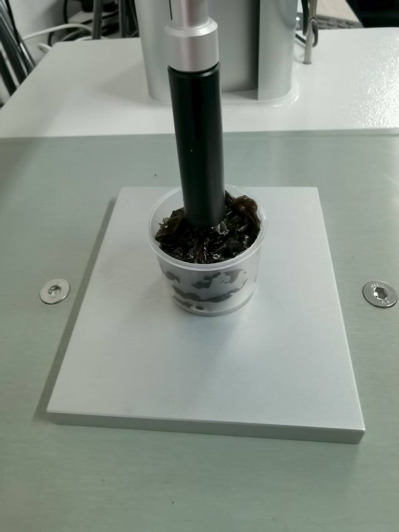 adbf96b78cd55d264cec44539c0006e.jpg 上海腾拔国产质构仪用于测定膏霜产品的硬度等指标